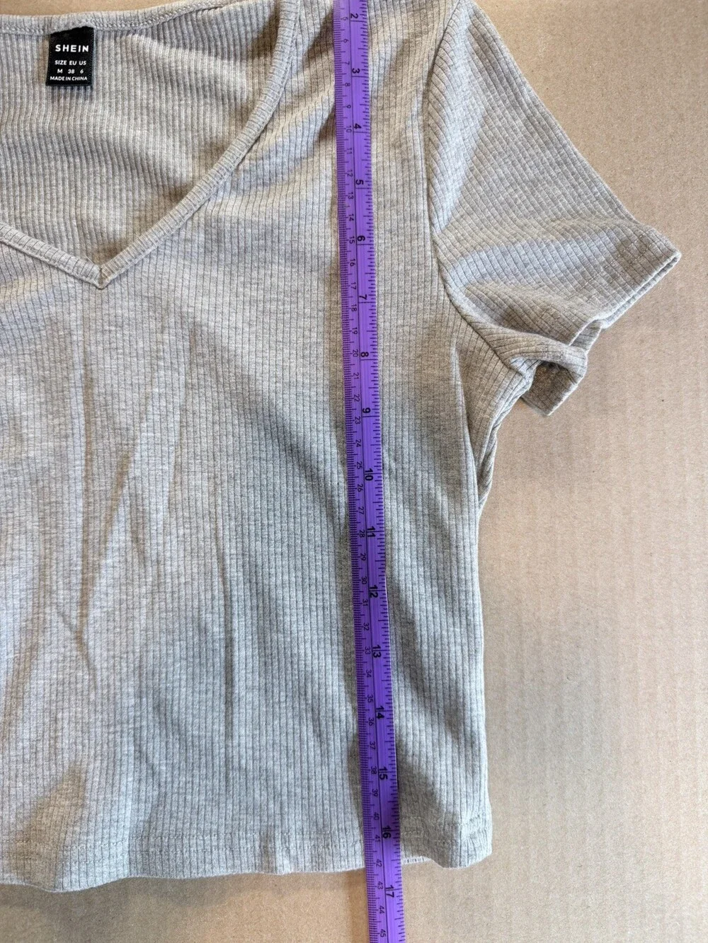 Gray Cropped V-neck Ribbed Shirt, Women’s, Size Medium